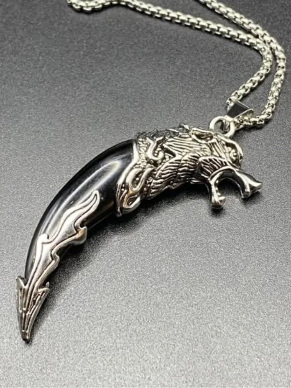 Men’s Viking Wolf Fang Tooth Necklace – Stainless Steel